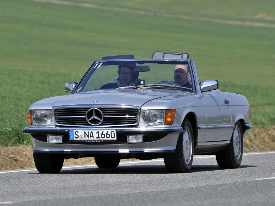  Mercedes-Benz 500 SL 1980 года  (фото 11 из 25)